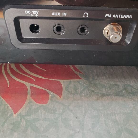 Crosley CR3022A-BK Retro Style AM/FM Tabletop Radio Black W/ 12V DC Power Cord - Picture 11 of 14